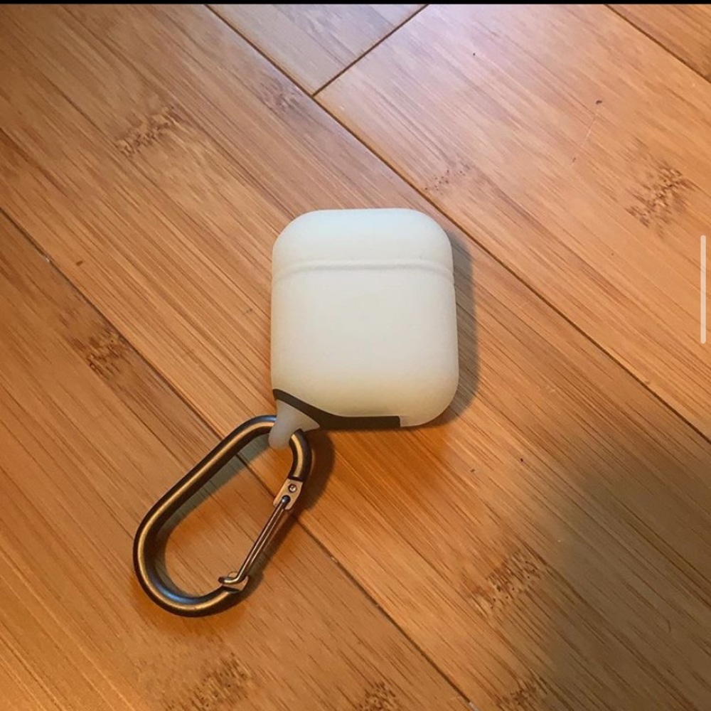 Glow in the dark airpods case